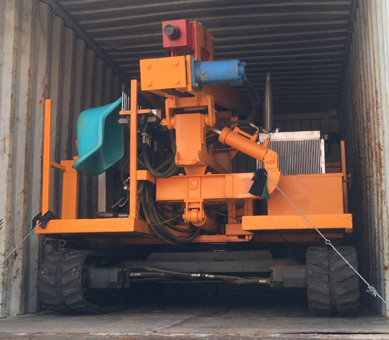 履帶式打樁機發(fā)貨